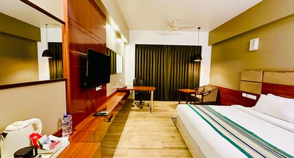HOTEL YUVRAJ DX Room Type - Club King
