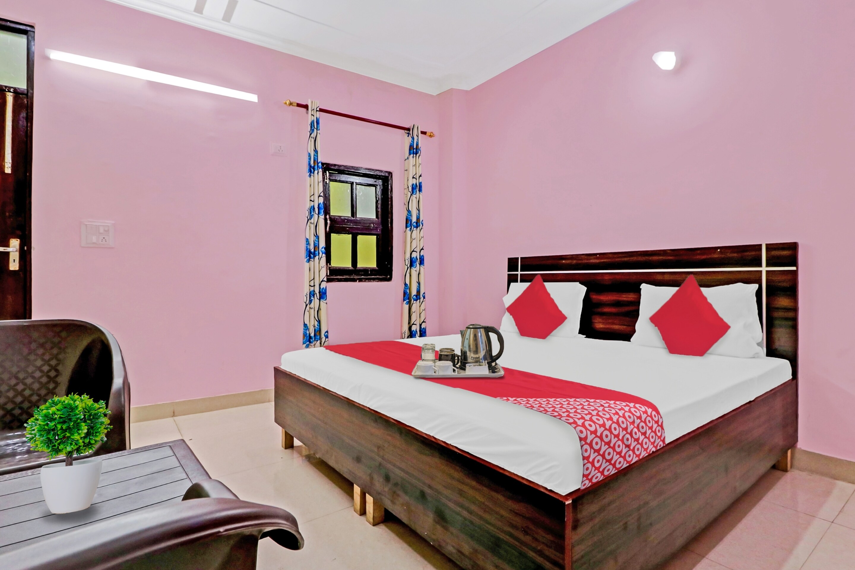 Hotel O VIRAAJ HOTEL - Tap to explore photos