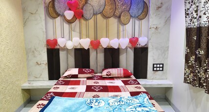 Radhe Palace Omkareshwar Room Type - Deluxe Double Bed Room