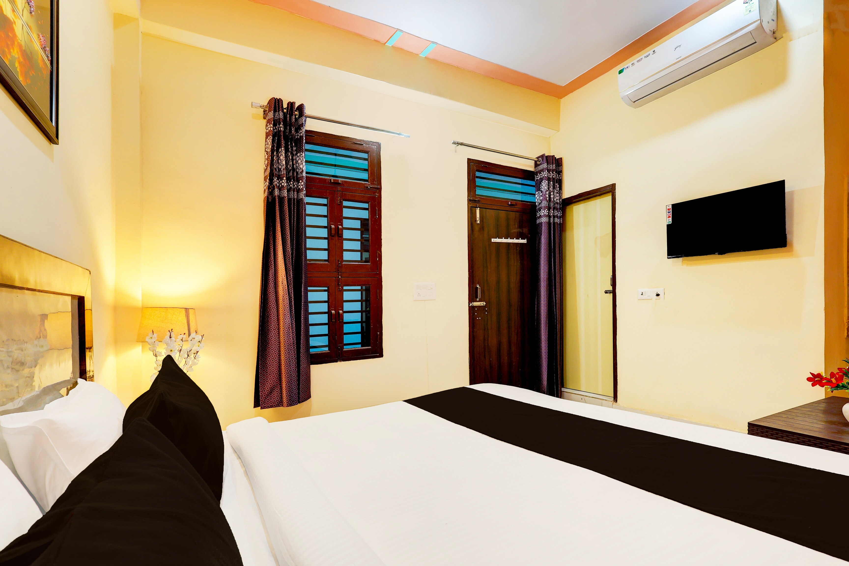 Hotel O Royal Residency - Tap to explore photos