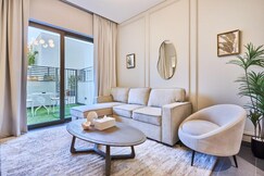 Luxury 1BR Holiday Home CB 0618 Near Burj Khalifa