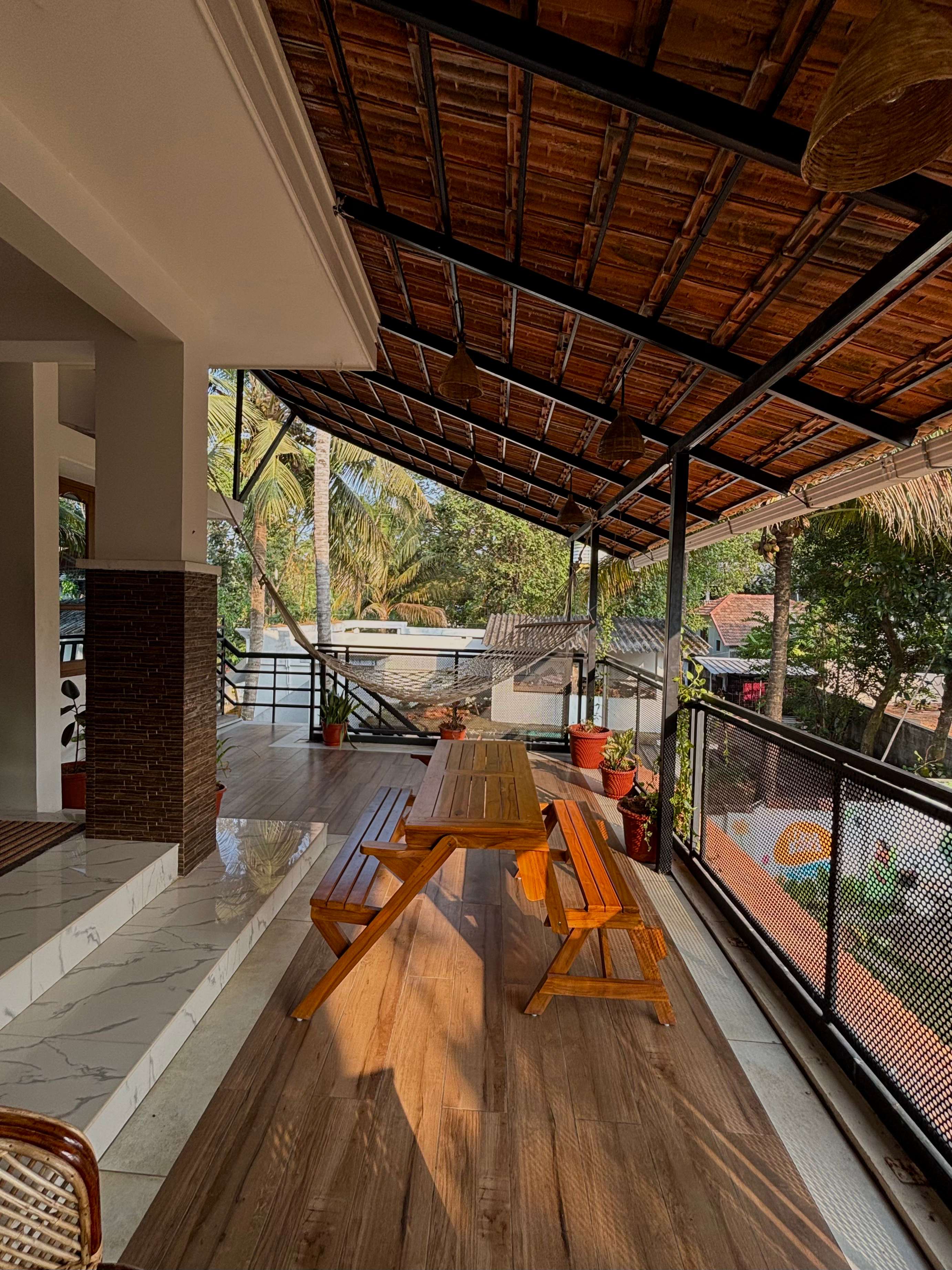 Laya Balita : South Cliff Villa Stay - Tap to explore photos