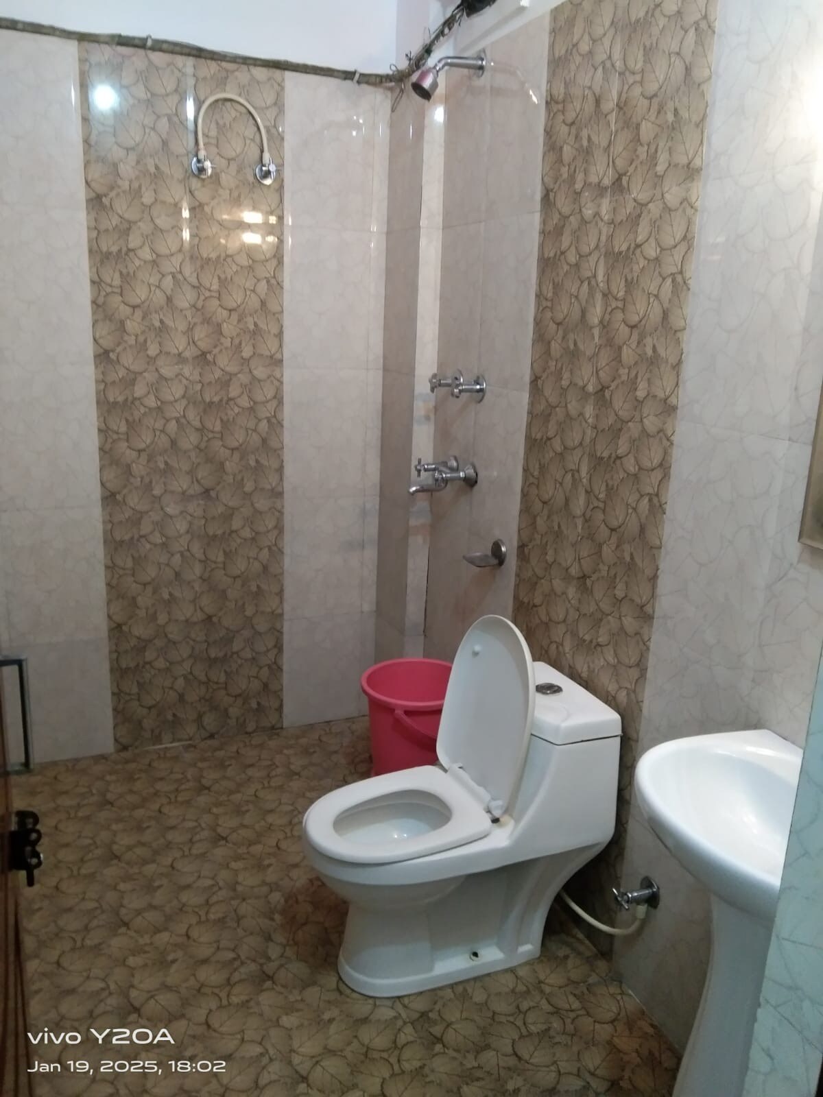 Hotel Trishul - Tap to explore photos