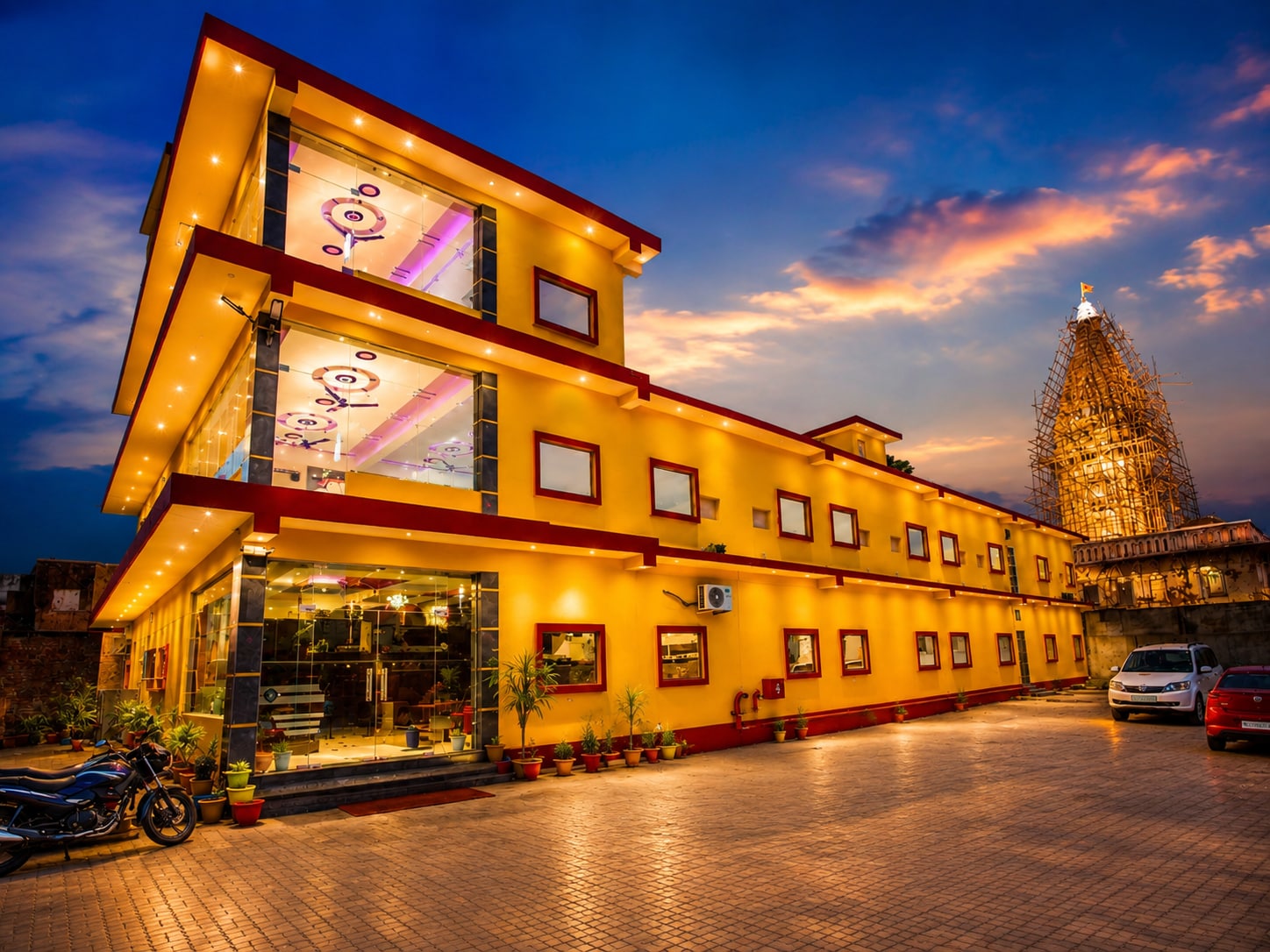 Hotel Shree Venktesh Nilayam 300 m from Ram Janam Bhumi - Tap to explore photos