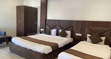 Hotel Royal Embassy Room Type - Deluxe Triple Bed Room