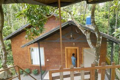 Greenery Homestay | Karapuzha Dam View