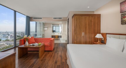 Yarra Ocean Suites Danang Room Type - Premium Room, 1 King Bed, Non Smoking, Ocean View Yarra Ocean Suites Danang Room Type - Premium Room, 1 King Bed, Non Smoking, Ocean View