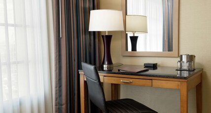 DoubleTree by Hilton San Pedro Room Type - 1 KING BED NON SMOKING