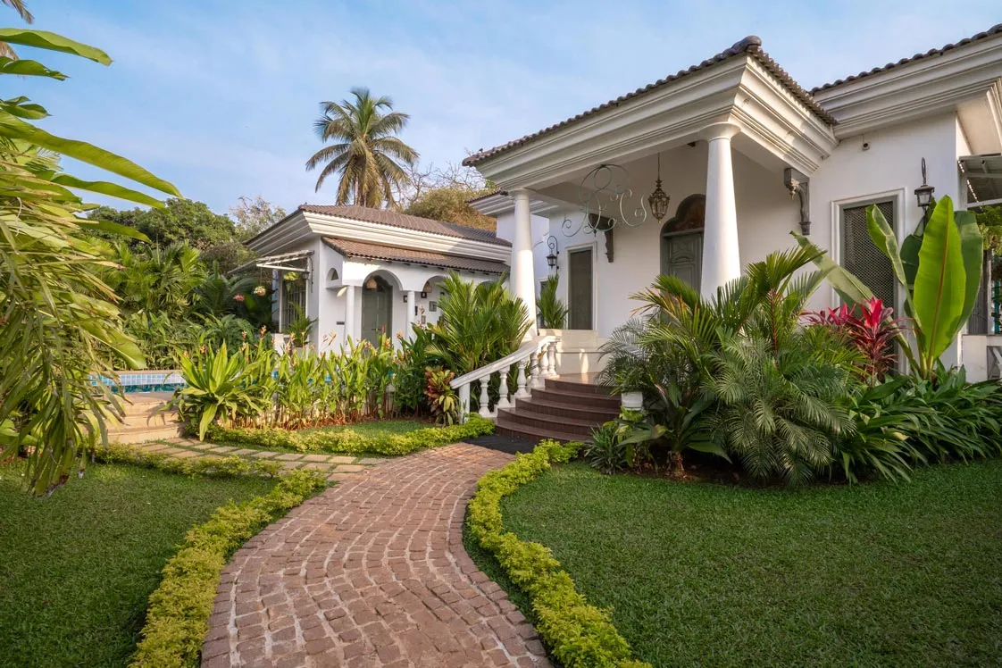 LohonoStays Maison9 Estate 4 bedroom