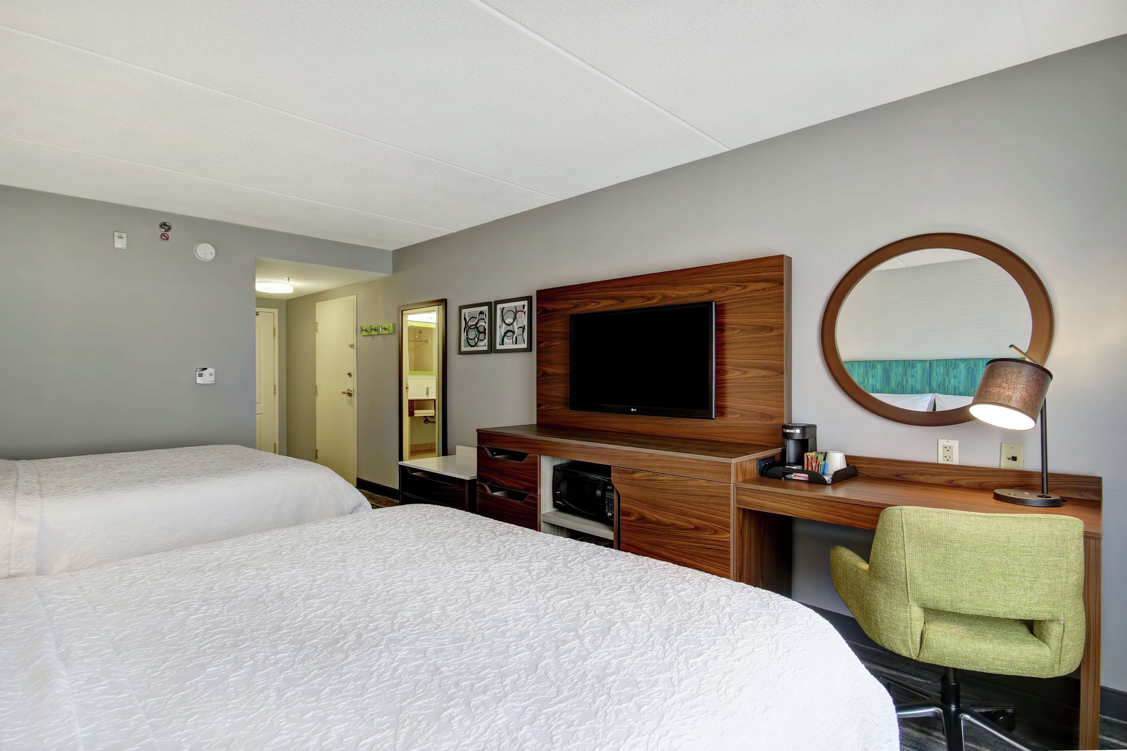 Hampton Inn & Suites by Hilton - Guelph - Tap to explore photos