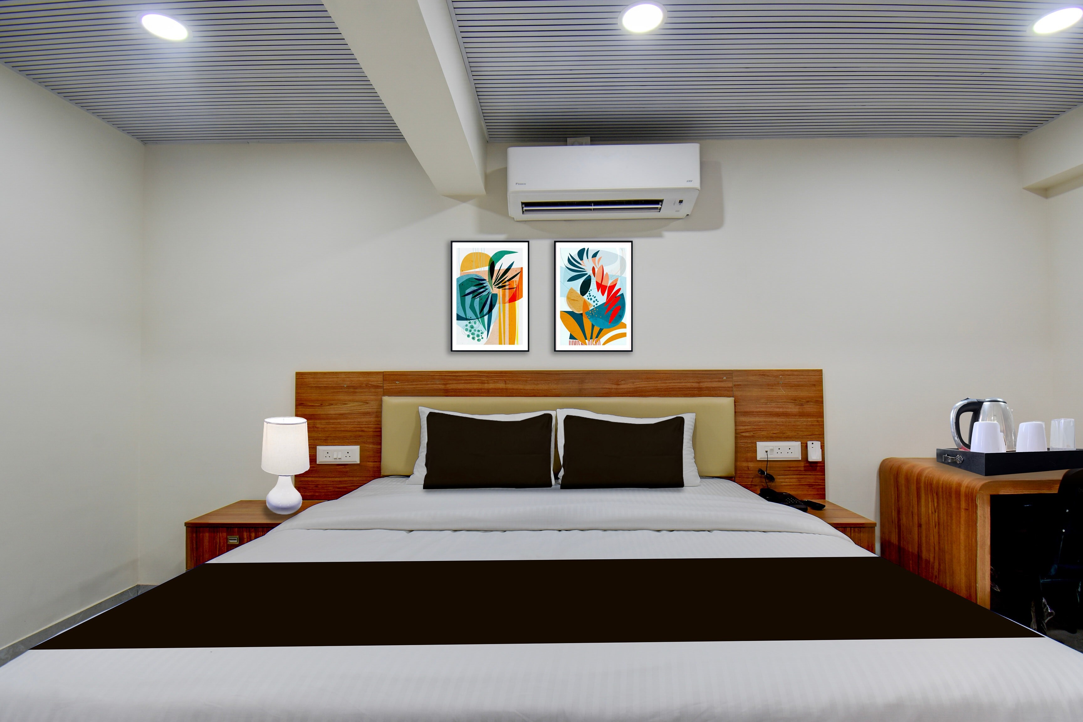 Super Hotel O Pune Kasarwadi Railway Station - Tap to explore photos