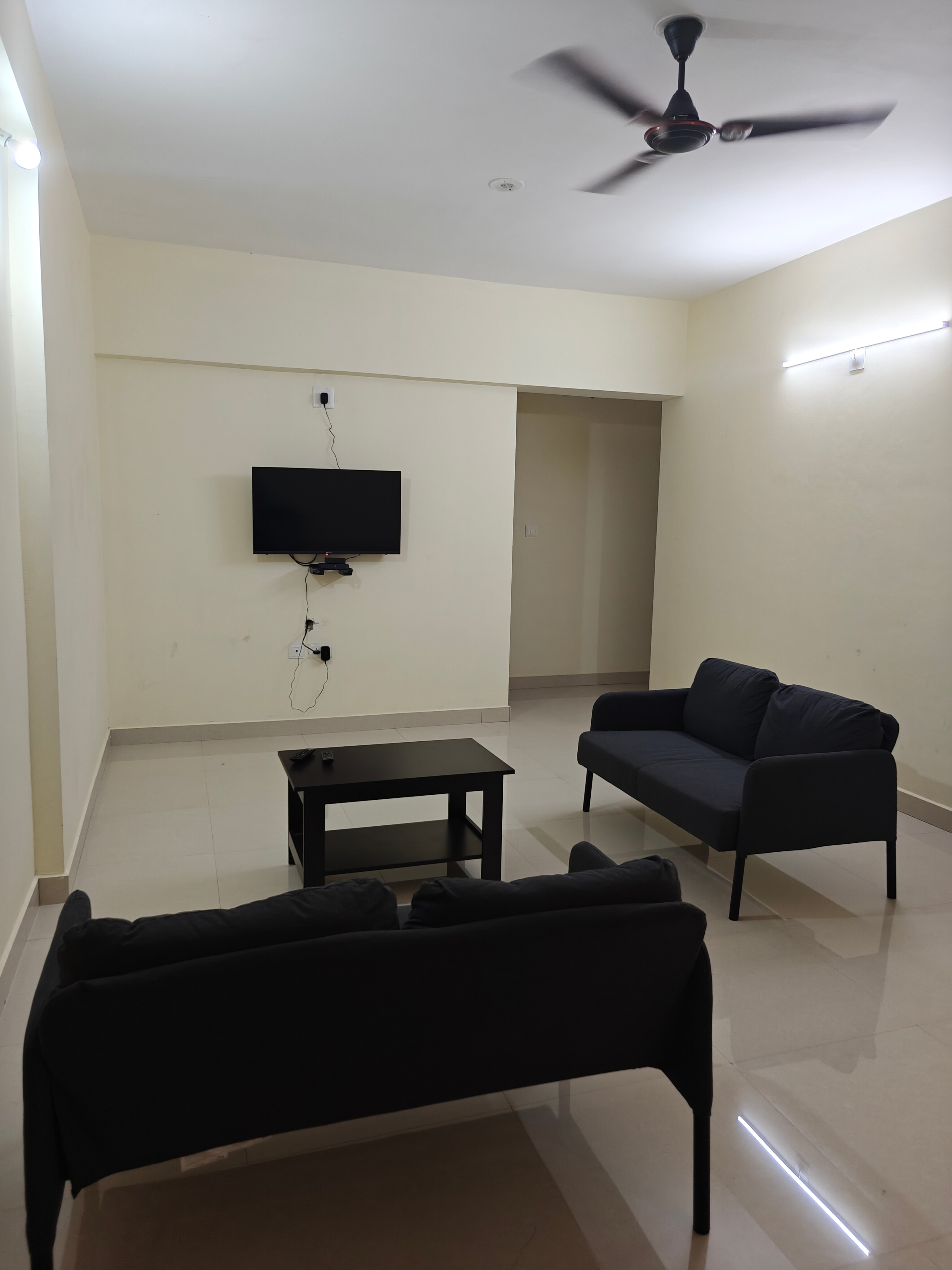 Coastal Retreat: 3 BHK Getaway 402 - Tap to explore photos