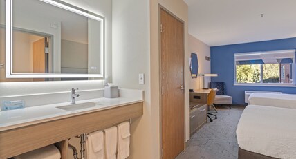 Holiday Inn Express Hotel & Suites Torrington Room Type - 2 Queen Standard