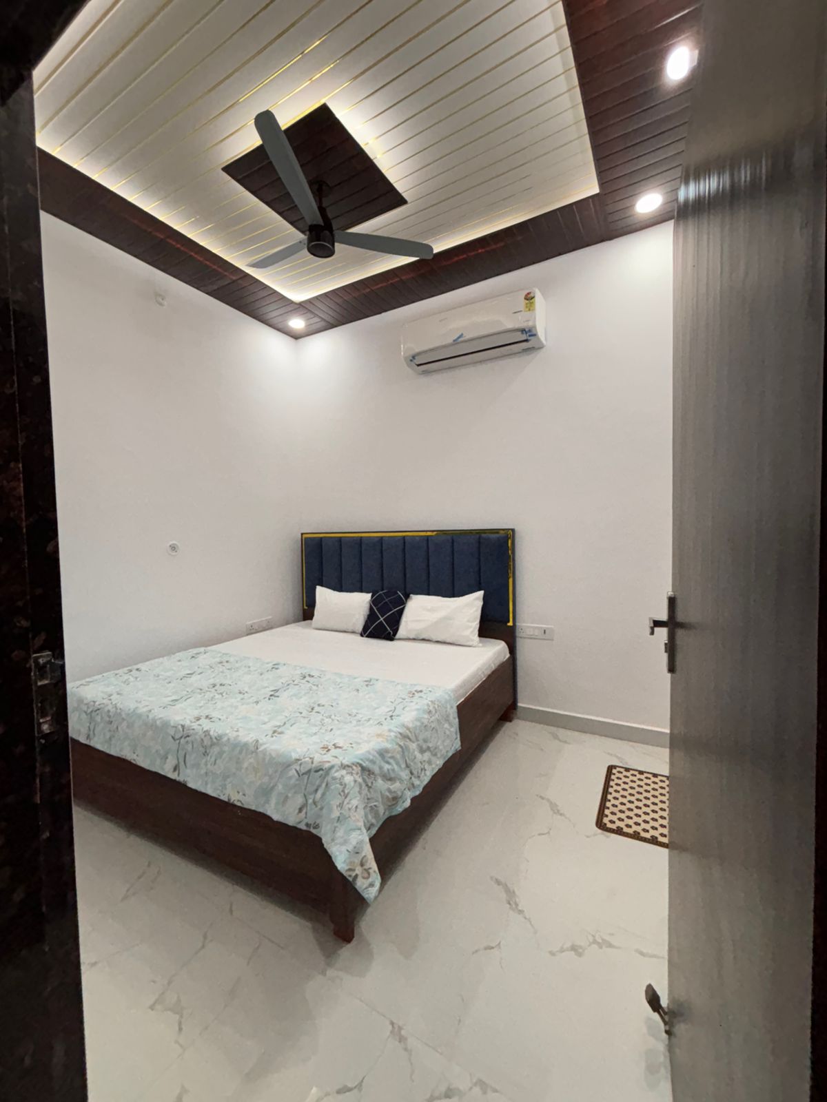 Suryavanshi Guest House - Tap to explore photos