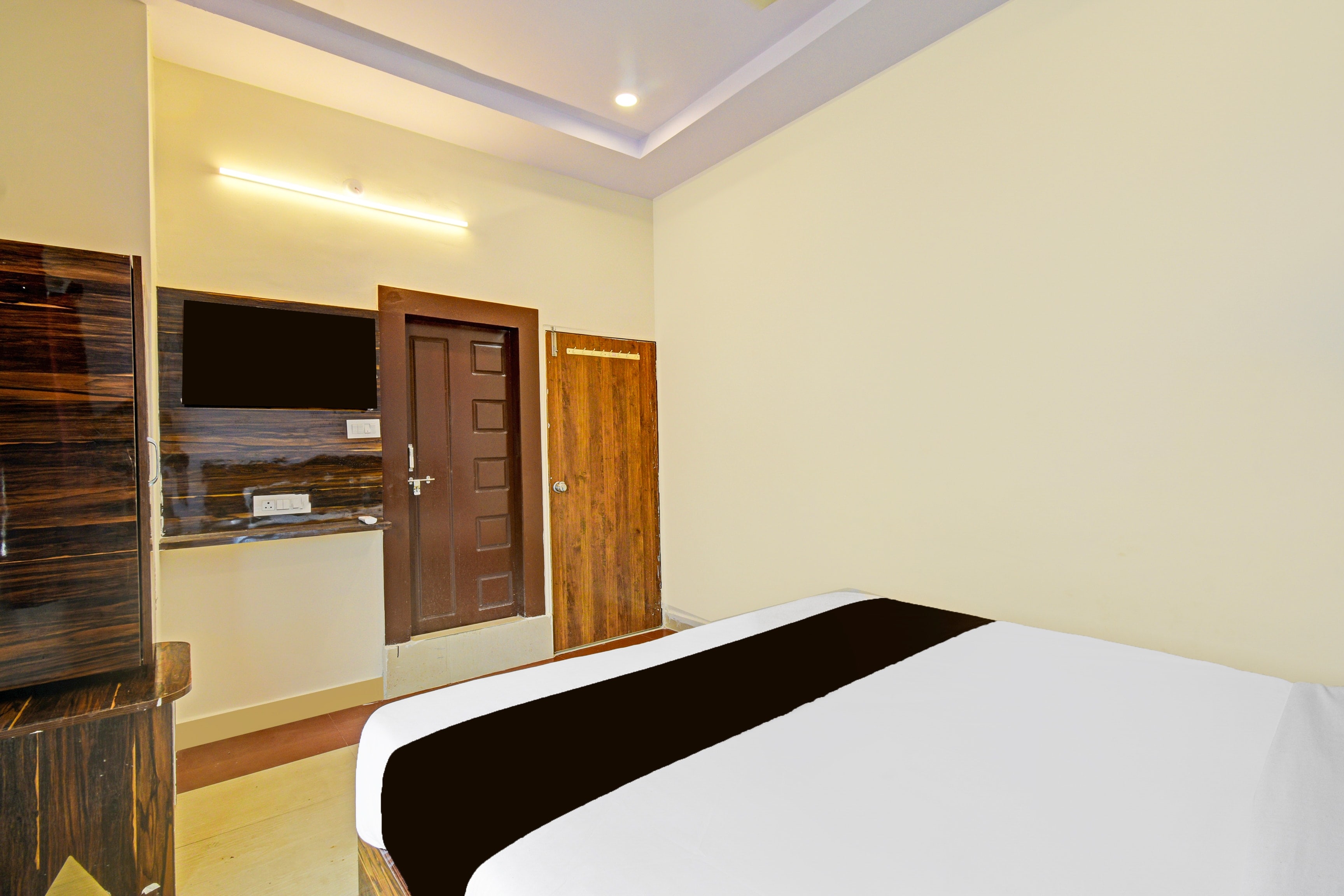 Hotel O SLN GRAND INN - Tap to explore photos