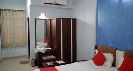 Goodluck Hotel & Guest House Room Type - Deluxe Ac room