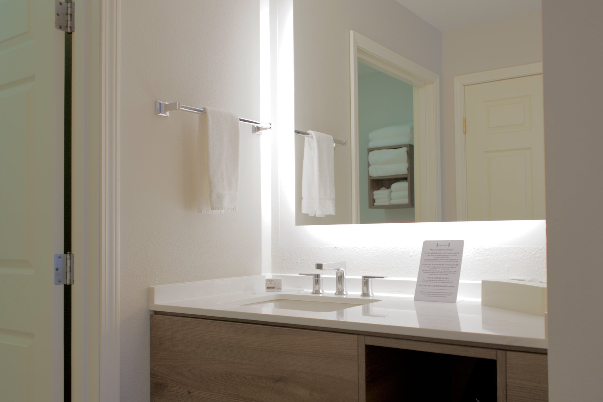 Staybridge Suites AKRON-STOW-CUYAHOGA FALLS - Tap to explore photos