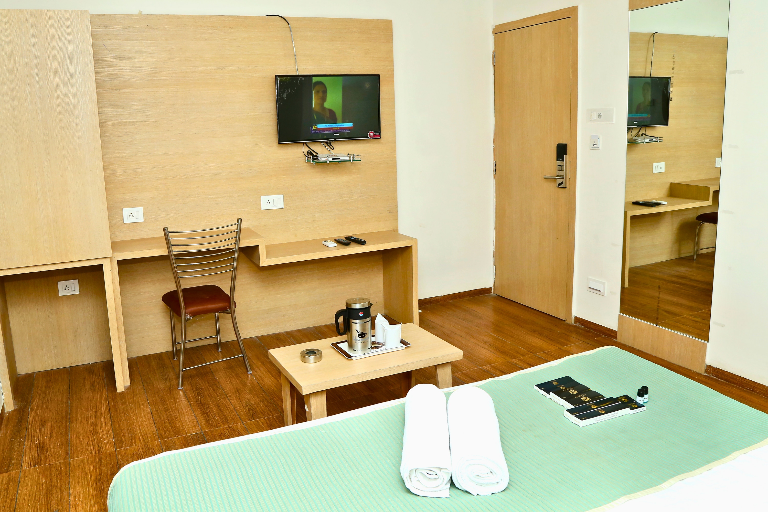 Hotel the Rivera - Tap to explore photos