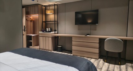 Hotel Aroma Inn Room Type - Luxury Room With City View