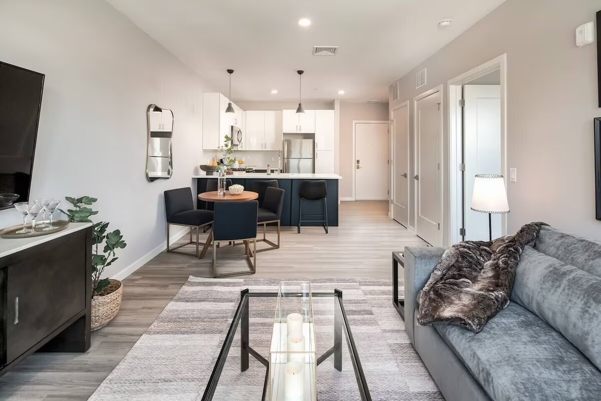 King 1BR W/ Parking, Pool & Gym - Tap to explore photos