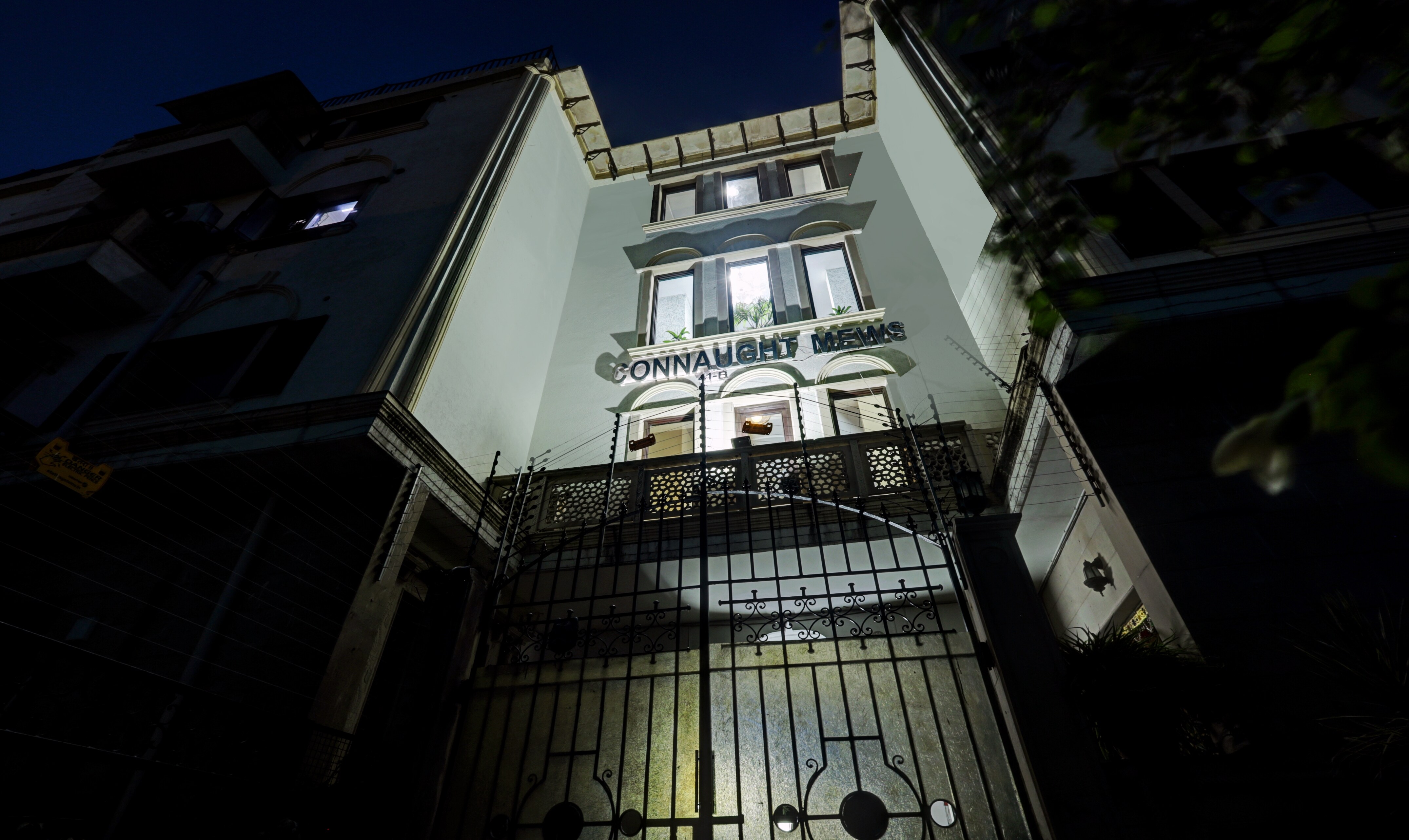 Itsy Hotels Connaught Mews - Tap to explore photos