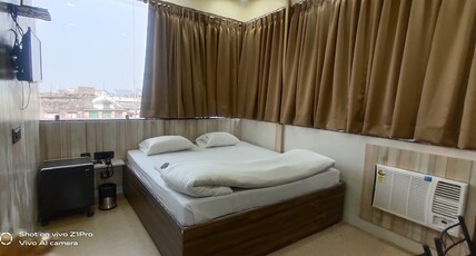 Hotel 86B Room Type - Glass Room with City View