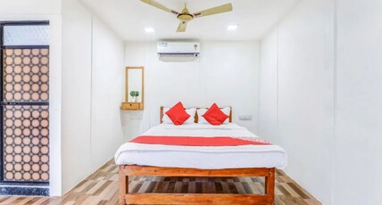 Sulochana Resort Room Type - Deluxe room with Garden view