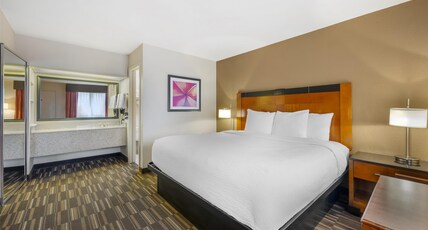 Best Western Executive Inn Room Type - 1 King Bed, Smoking Room, High Speed Internet Access, Microwave And Refrigerator, Coffee Maker, Full Best Western Executive Inn Room Type - 1 King Bed, Smoking Room, High Speed Internet Access, Microwave And Refrigerator, Coffee Maker, Full