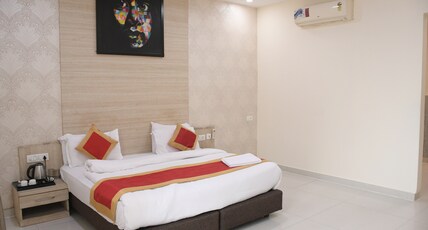 Hotel Asha Room Type - Suite Room