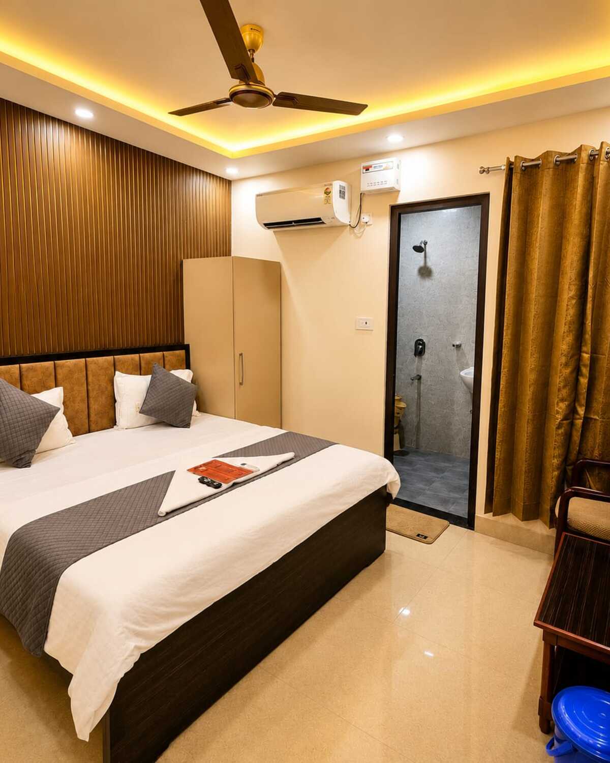 Hotel Vedas Inn - Tap to explore photos