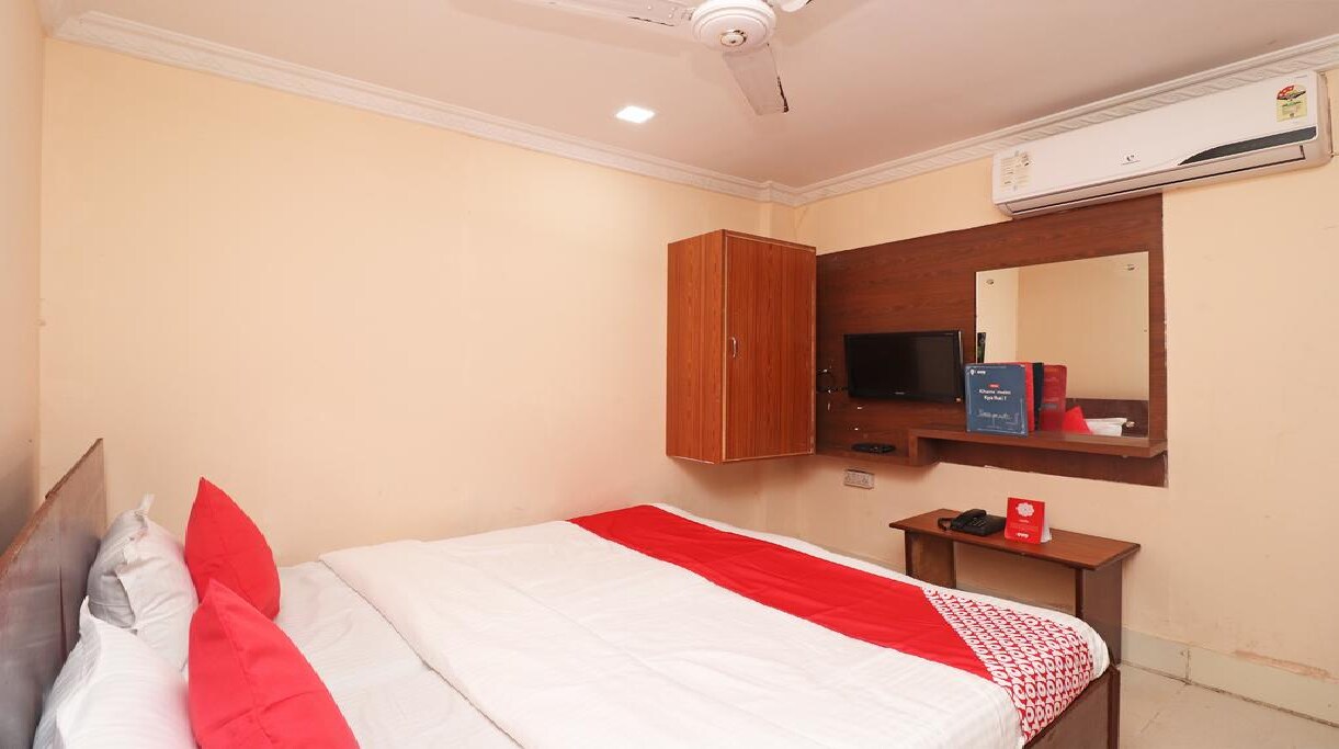 Hotel New Ashirbad - Tap to explore photos