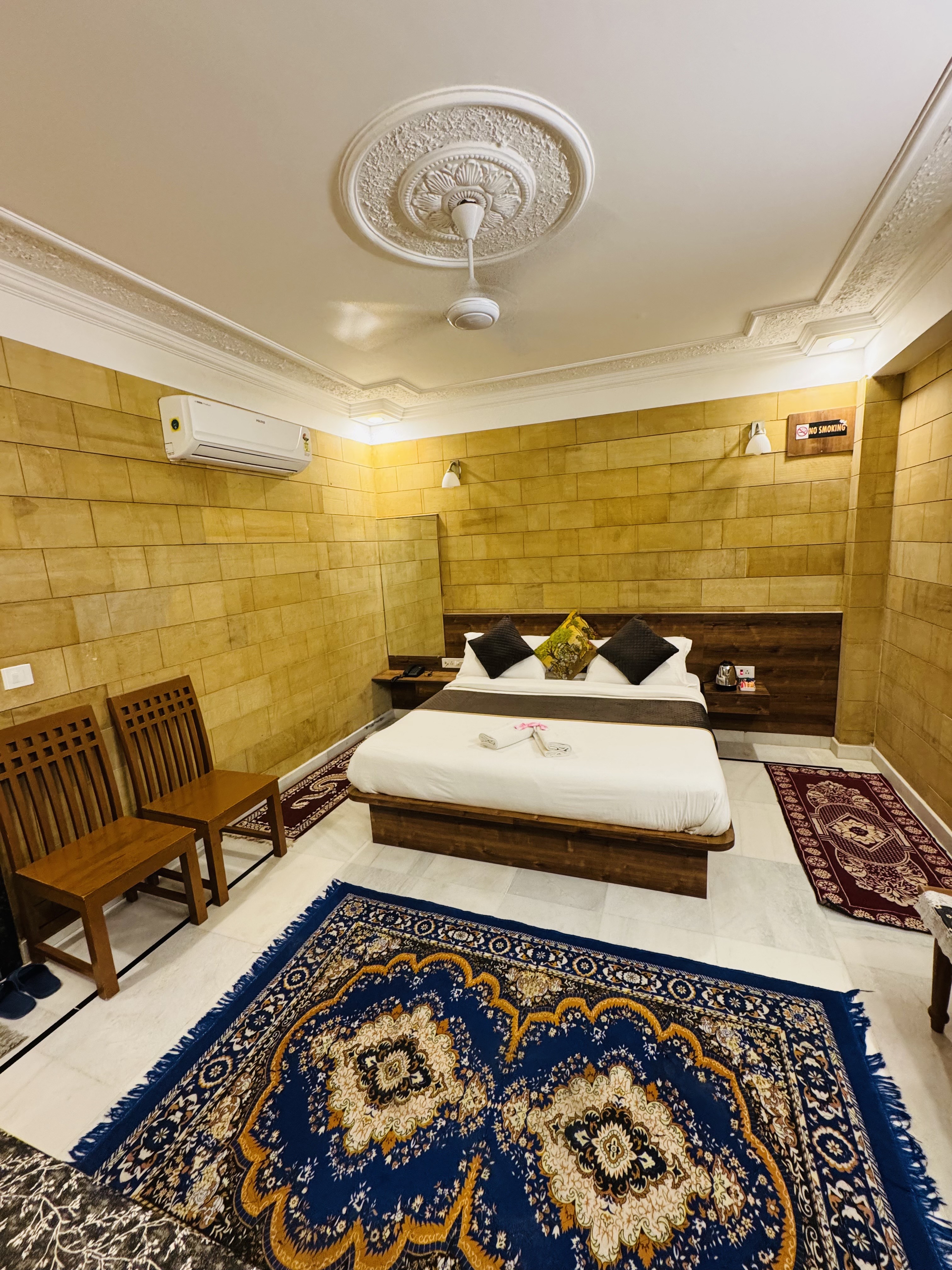 Hotel Garh Villa - Tap to explore photos