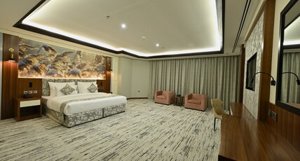 PAVILION PALACE HOTEL Room Type - Superior Room
