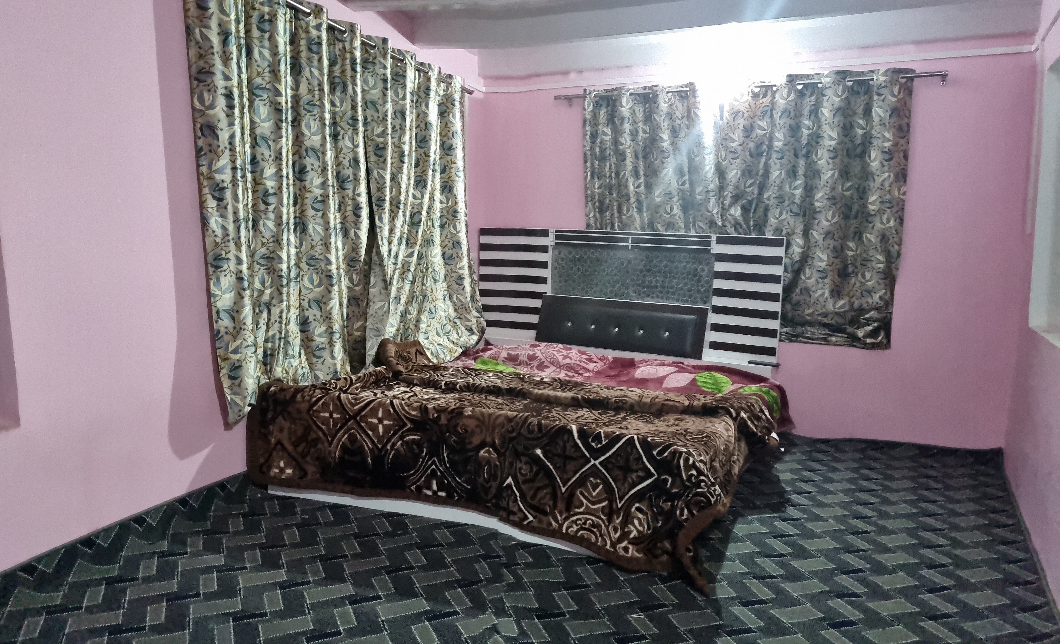 COSMO GUEST HOUSE PAHALAGAM - Tap to explore photos
