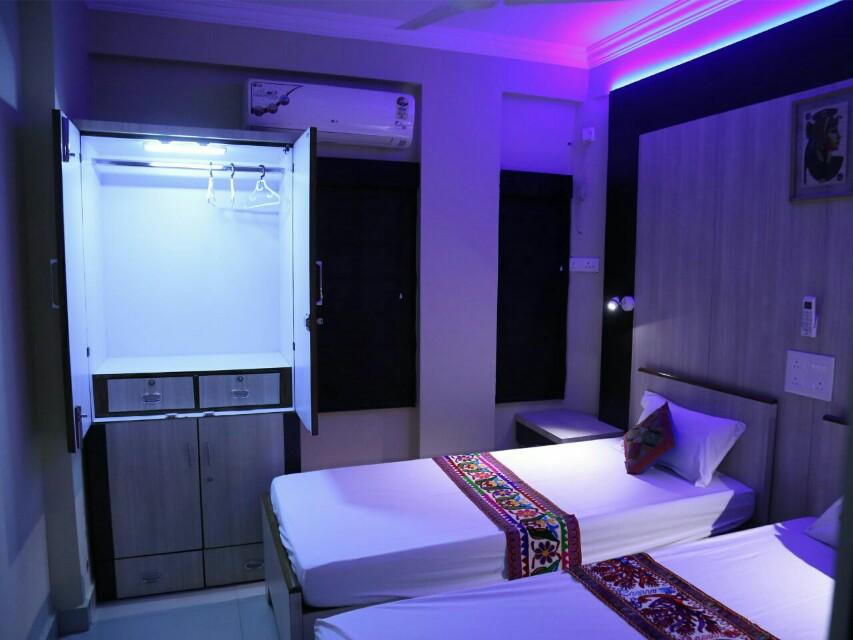 Ruby Nest, Shivam Apt. a.c. 2BHK - Entire House - Tap to explore photos