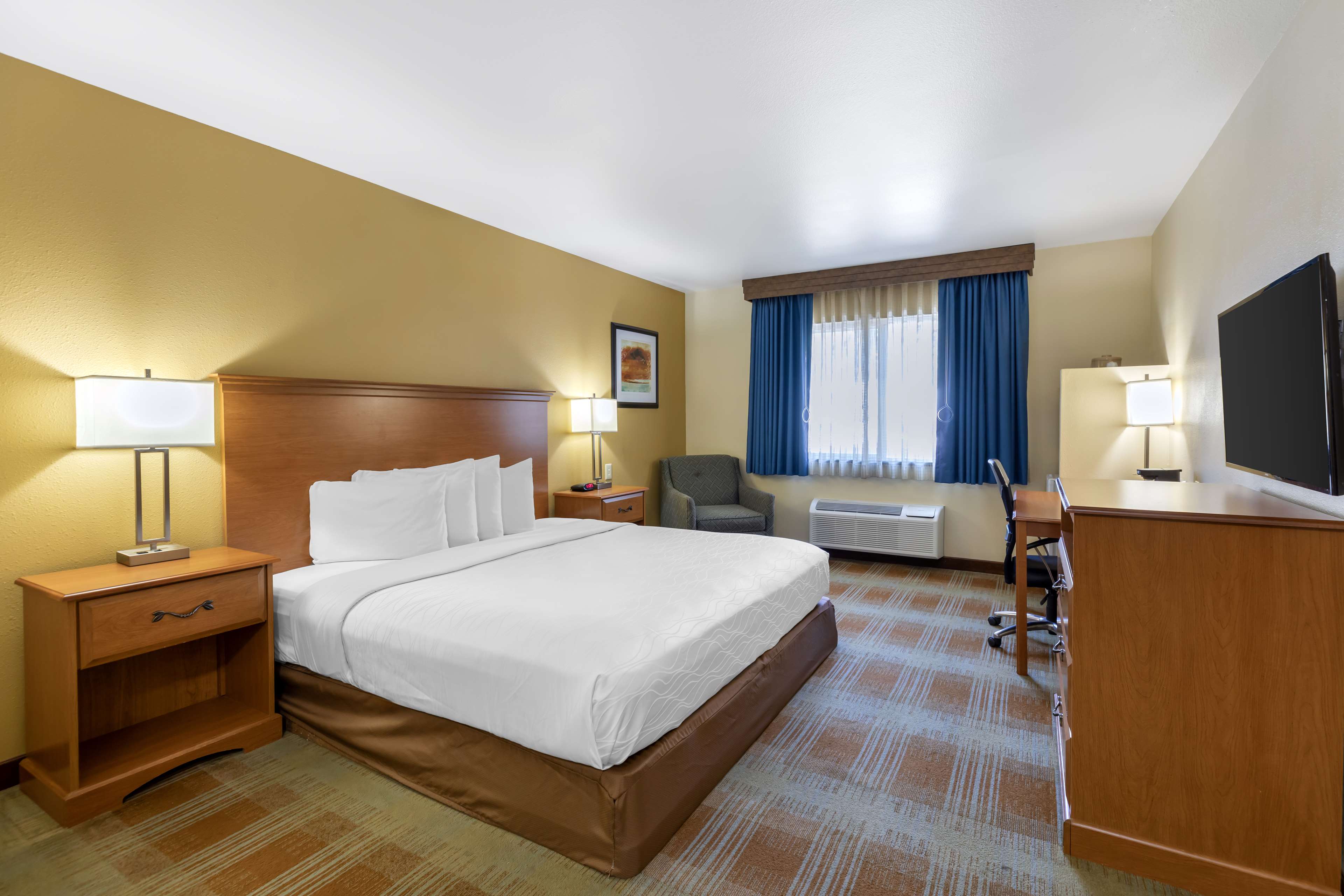 Best Western Kiva Inn - Tap to explore photos