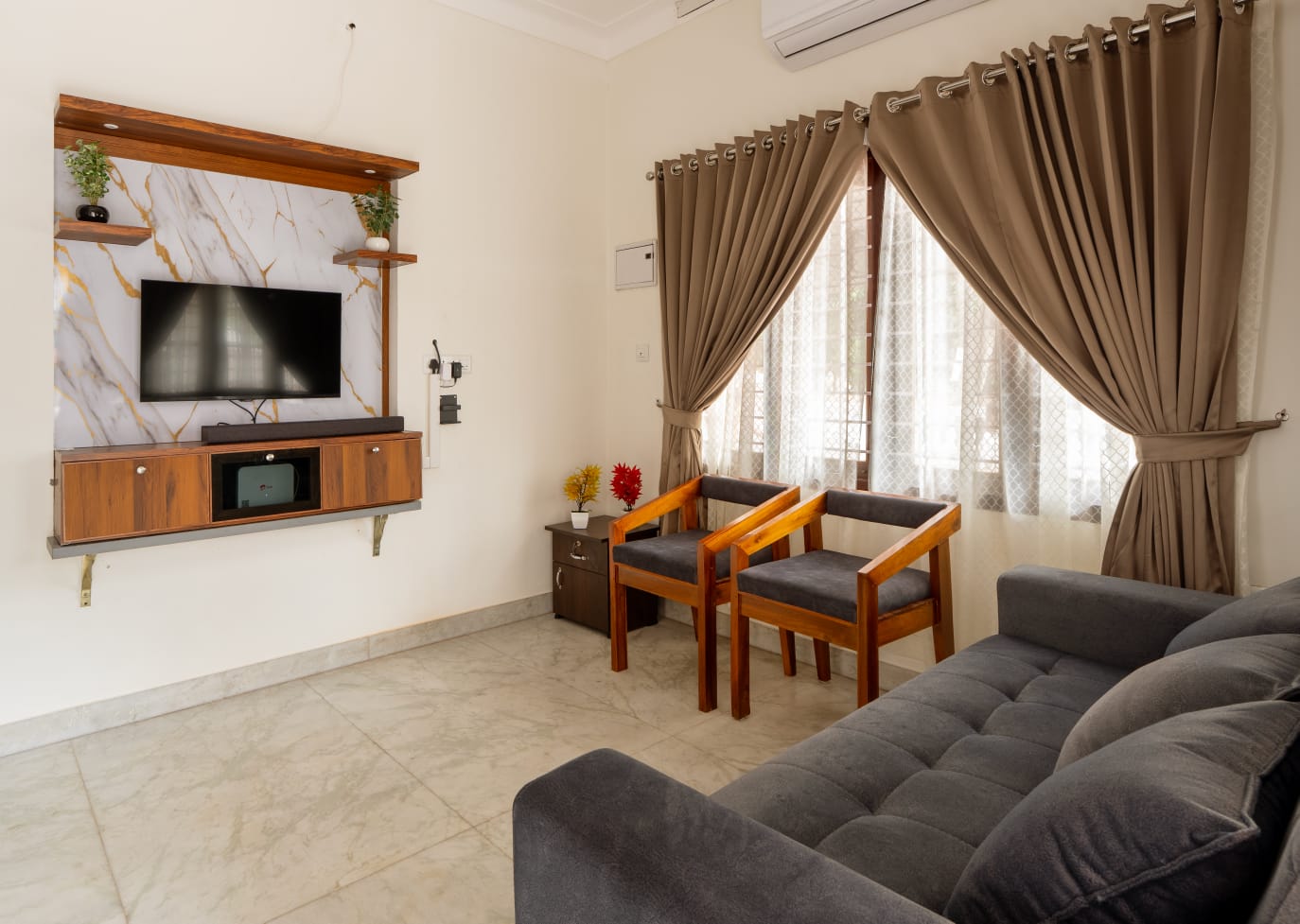 Penguin Nest 1BHK Upper - Tap to explore photos