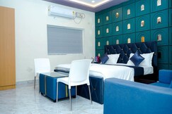 SKYLINE LUXURY HOTEL