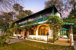 V are Family Limerick | 3BHK heritage Villa with Bonfire & BBQ