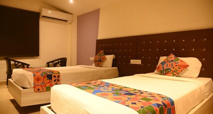 Hotel Pentagon Next Near Railway Station Room Type - Deluxe Room
