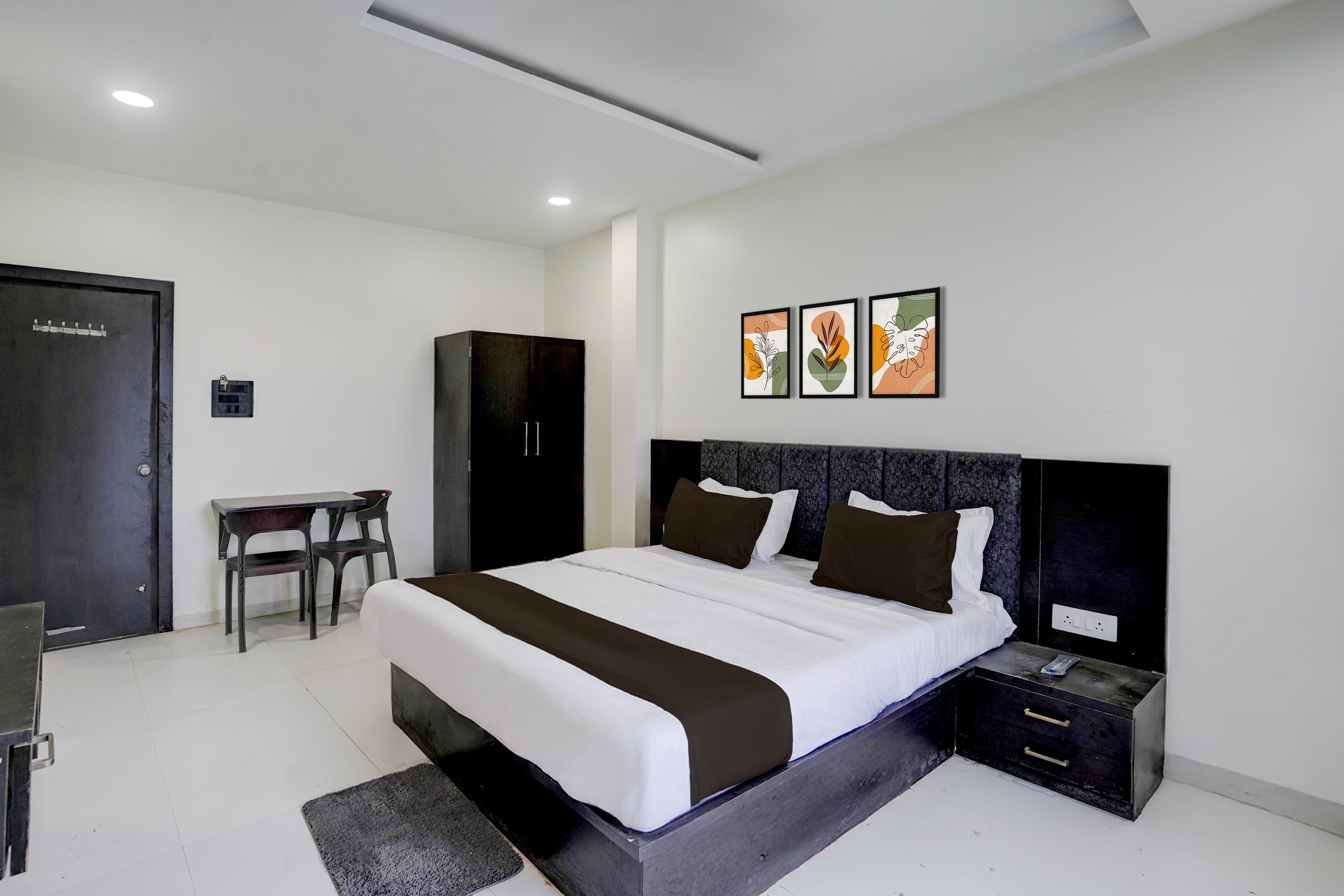 Hotel O Laxmi Lodging - Tap to explore photos