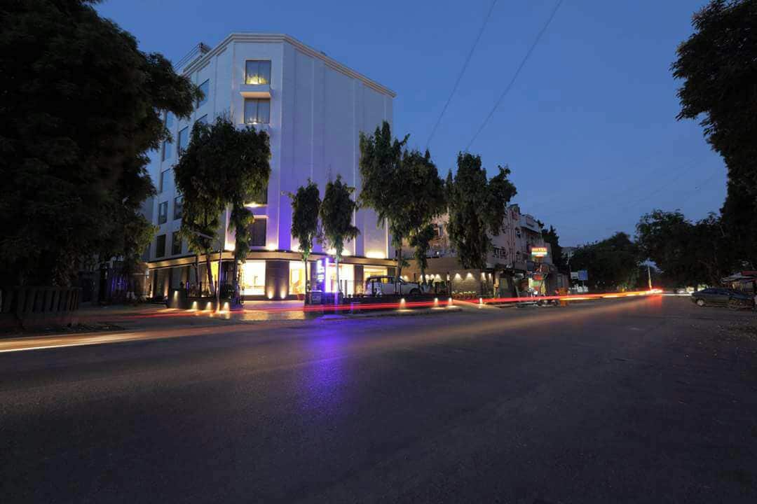 Hotel Rezaas - Tap to explore photos