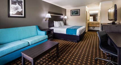 Best Western Garden Inn Room Type - 1 King Bed, Non-Smoking, High Speed Internet Access, Executive Room, Microwave And Refrigerator, Con