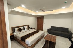 Address of HOTEL SHREEJI INN
