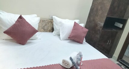 Hotel Shine Stay Room Type - Deluxe Room with City View