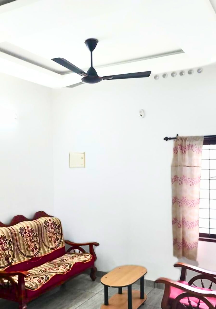 J &N guest house - Tap to explore photos