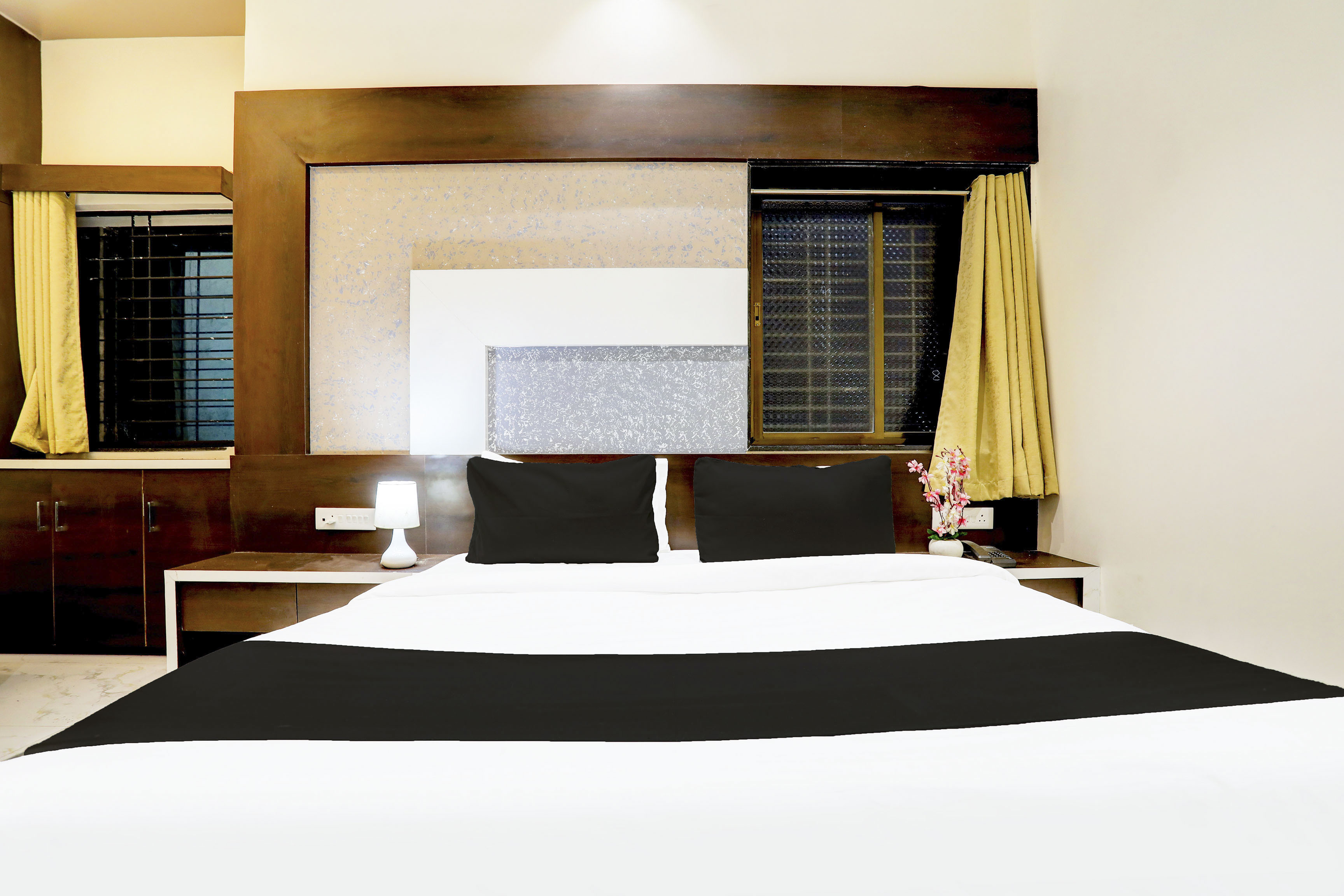 Hotel O Yuvraj Dhage Plot Shivshakti Maidan - Tap to explore photos