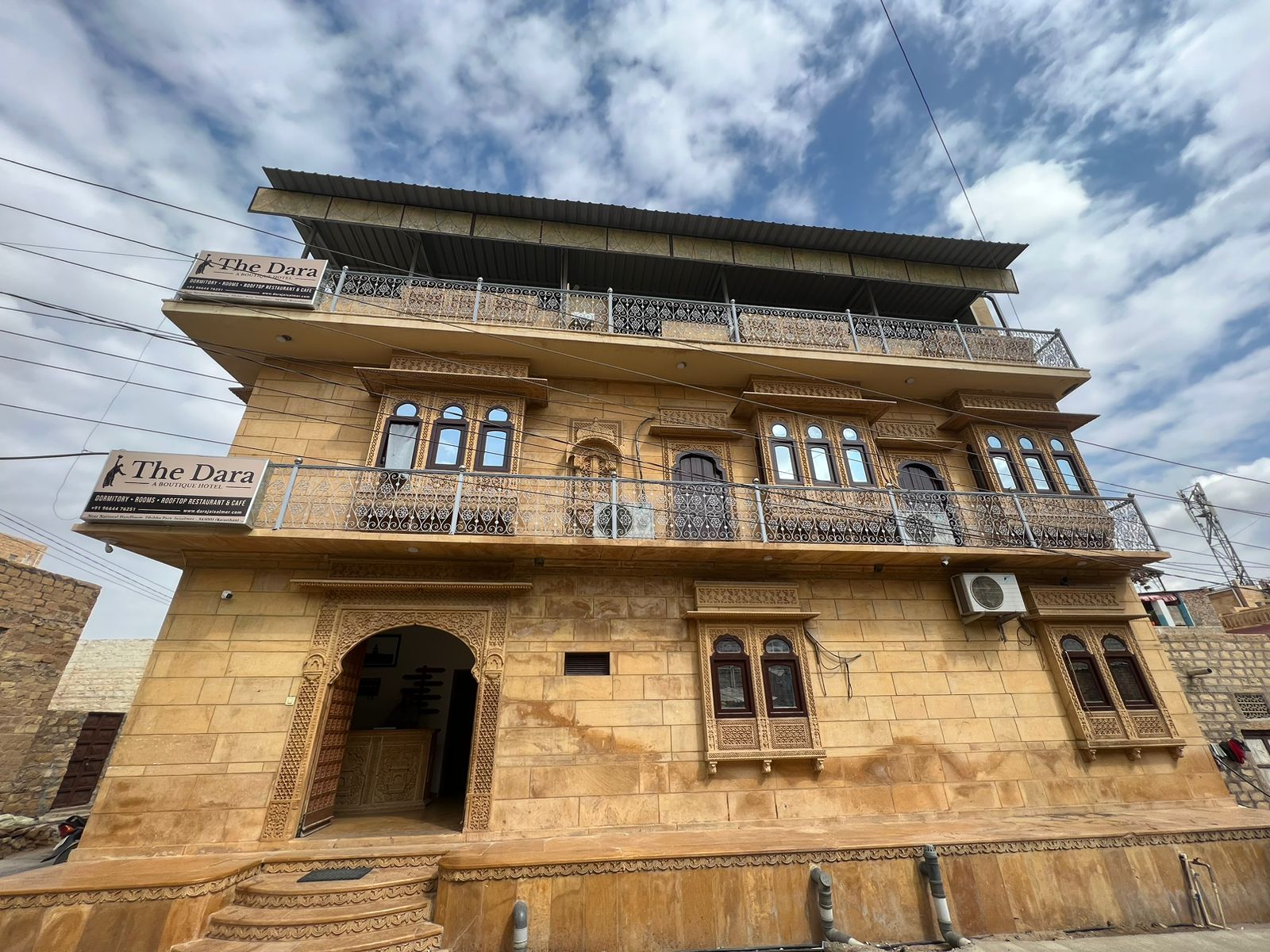 Hotel Dara Jaisalmer - Tap to explore photos