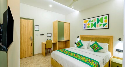 Treebo Deluxe Inn, Chromepet Room Type - Deluxe Room