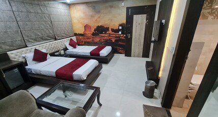 Hotel Gautam Grand Room Type - Deluxe Room